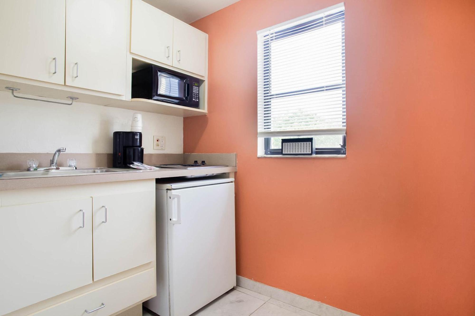 Oyo Waterfront Hotel- Cape Coral Fort Myers, Fl Екстер'єр фото