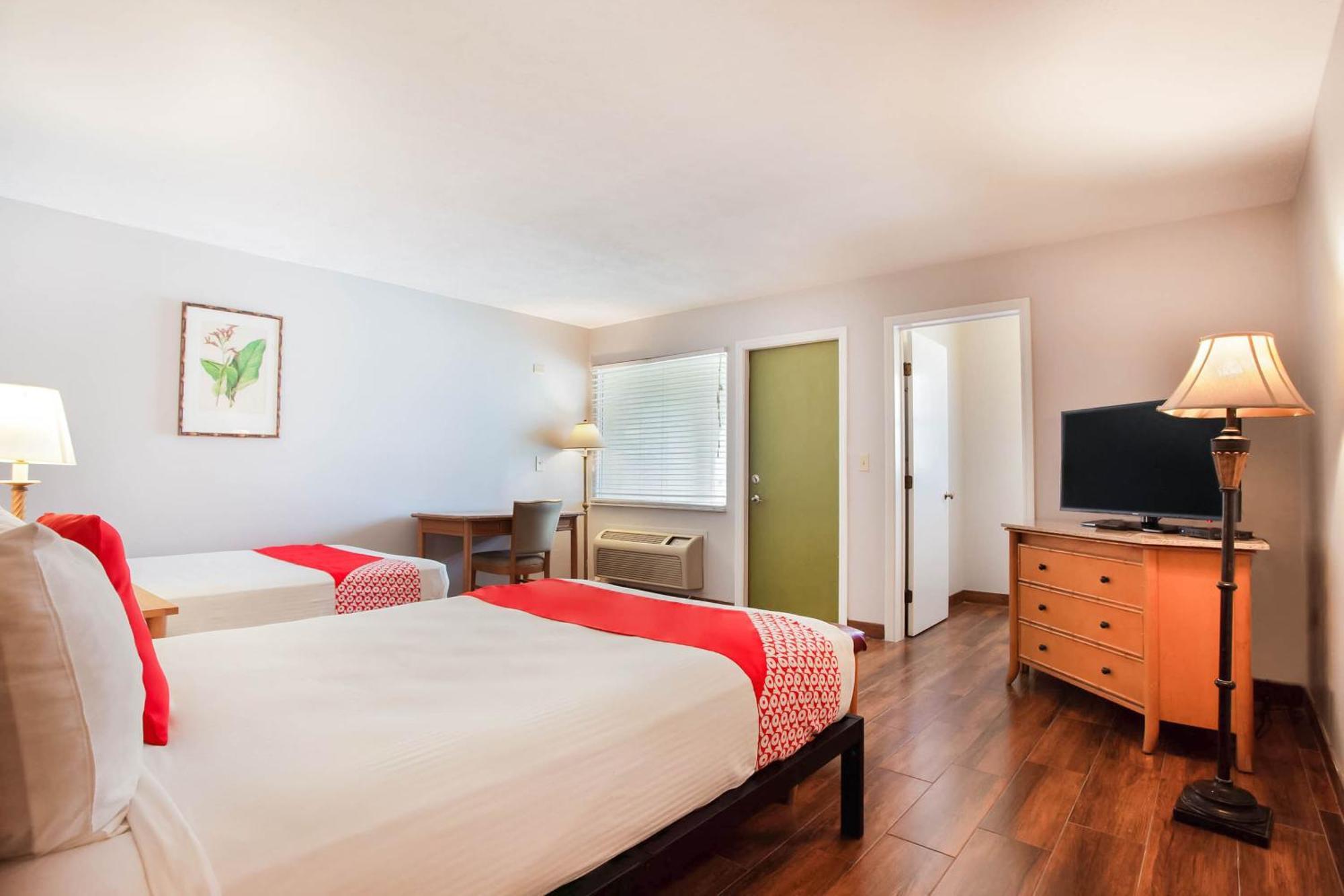 Oyo Waterfront Hotel- Cape Coral Fort Myers, Fl Екстер'єр фото