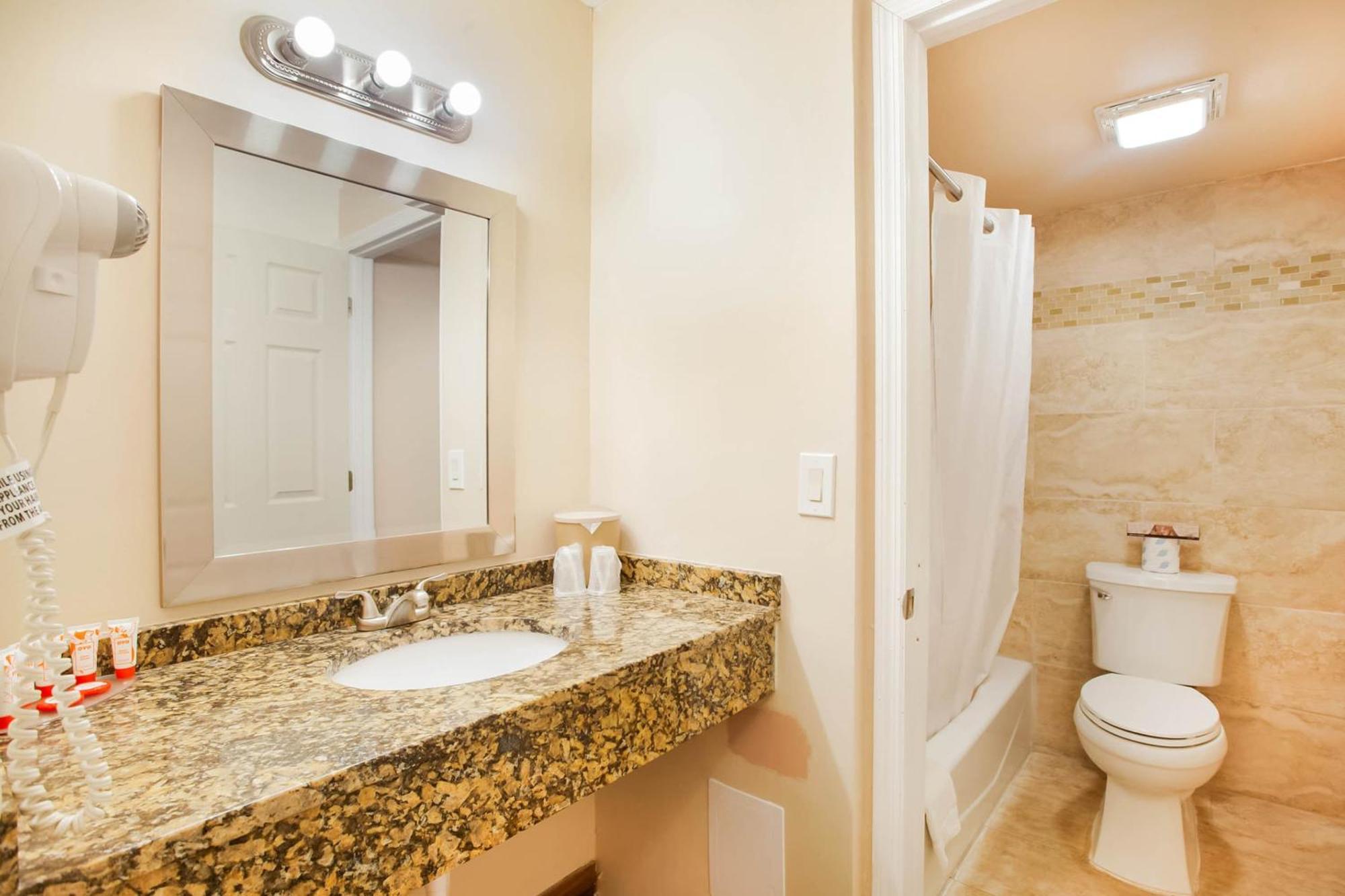 Oyo Waterfront Hotel- Cape Coral Fort Myers, Fl Екстер'єр фото