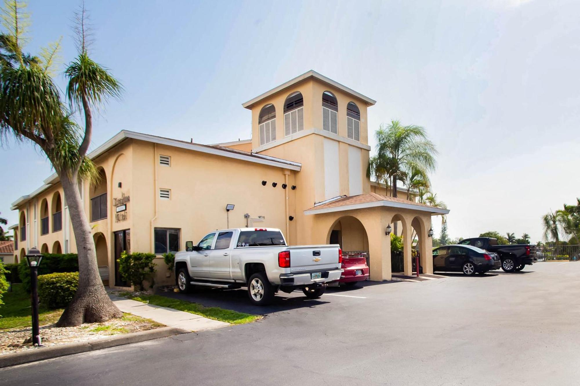 Oyo Waterfront Hotel- Cape Coral Fort Myers, Fl Екстер'єр фото