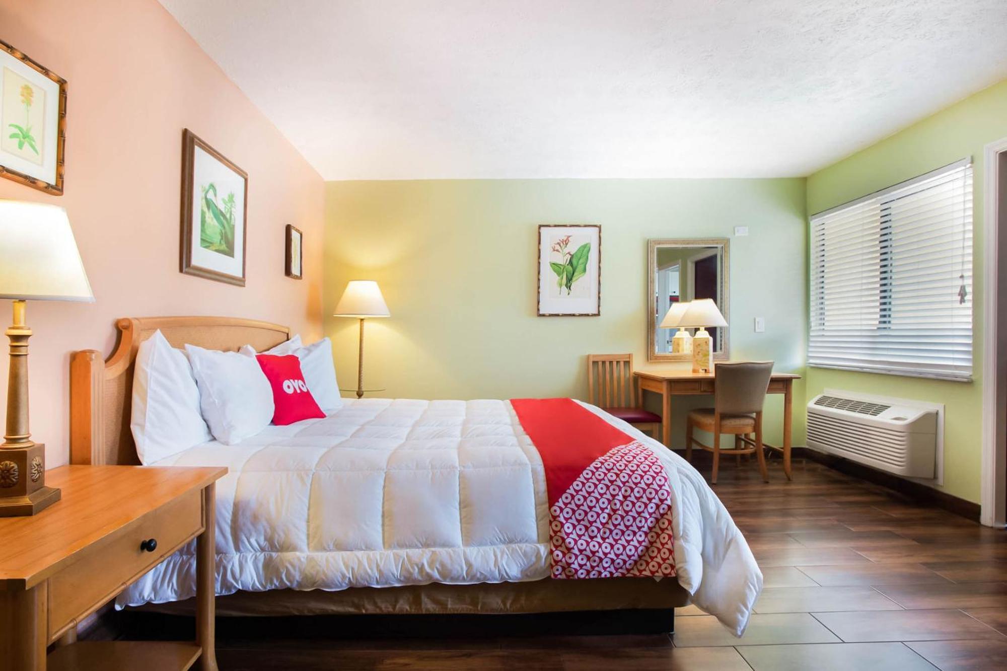 Oyo Waterfront Hotel- Cape Coral Fort Myers, Fl Екстер'єр фото