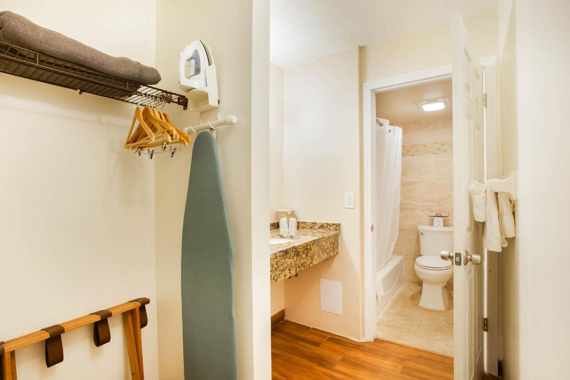 Oyo Waterfront Hotel- Cape Coral Fort Myers, Fl Екстер'єр фото